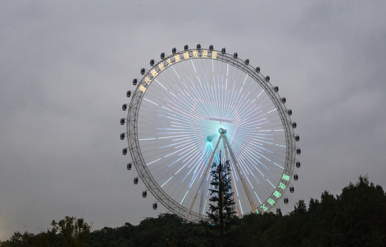 摩天轮灯光效果渝乐小镇夜景