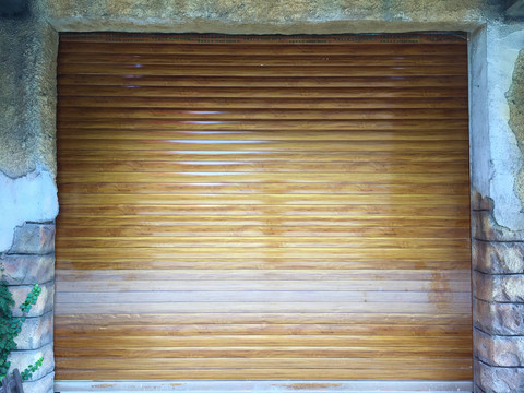 木质纹理大门