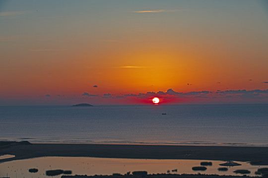 海上升红日