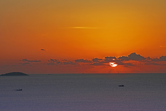 海上升红日