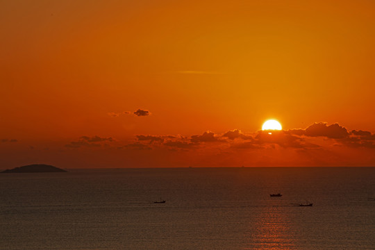 海上升红日