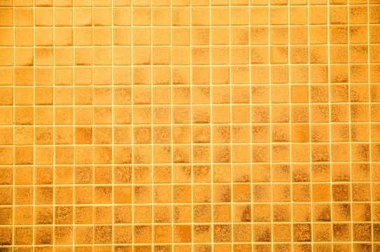 金色格子瓷砖背景墙
