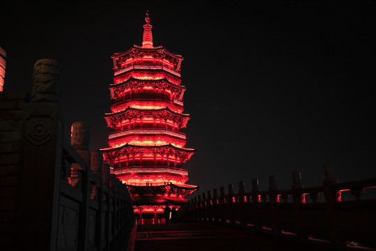 洛阳瀍壑朱樱夜景