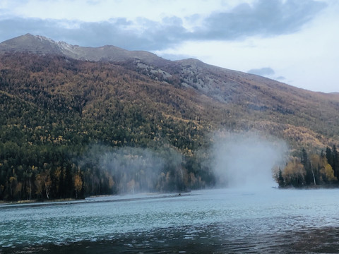 新疆阿勒泰高原风景