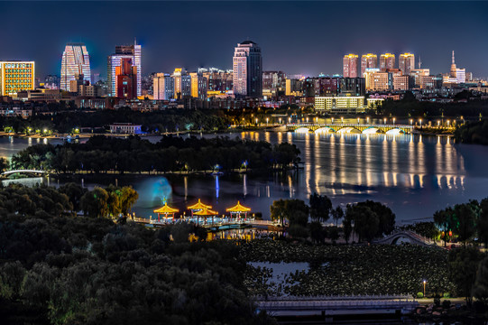 中国长春市城区及南湖公园夜景