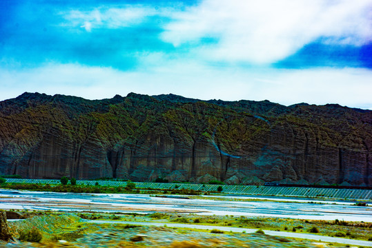 独库公路七彩天山风景