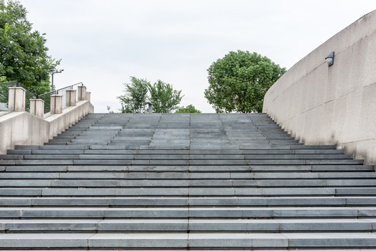 公园石板路台阶