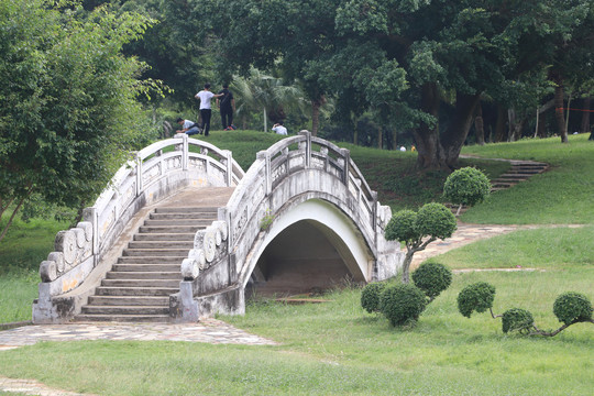 湖光岩