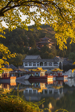 北京颐和园昆明湖秋景