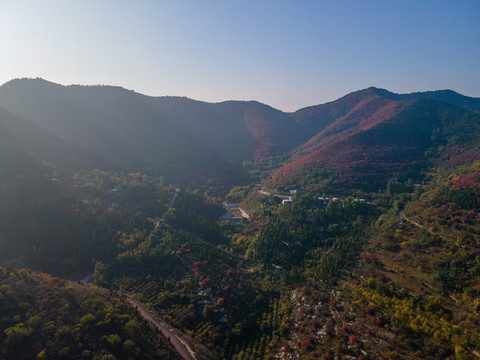 航拍济南捎近村红叶002