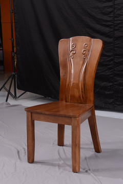 凹凸花纹椅子