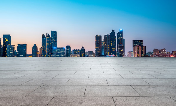 地砖观景台和城市建筑景观