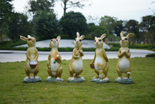 卡通兔子雕塑摆件模型