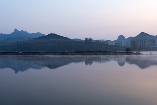 水墨山水风景画