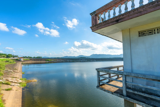 海南琼海石合水库森林湖泊淡水湖