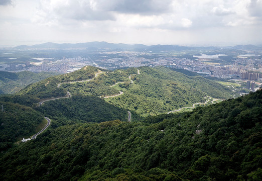 深圳阳台山山体盘山路