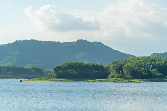 海南琼海石合水库森林淡水湖泊