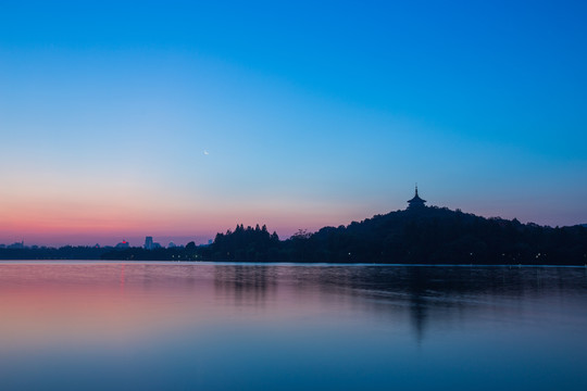 杭州西湖晨曦朝霞