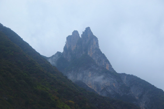 重庆巫峡巫山神女峰长江三峡