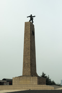 铁道游击队纪念碑