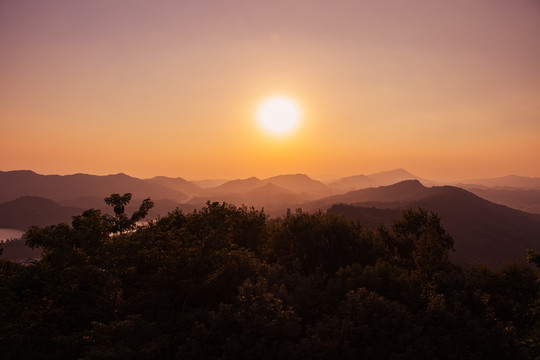 高榜山上鸟瞰群山