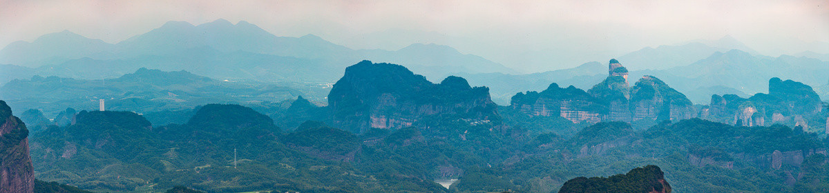 丹霞山全景图