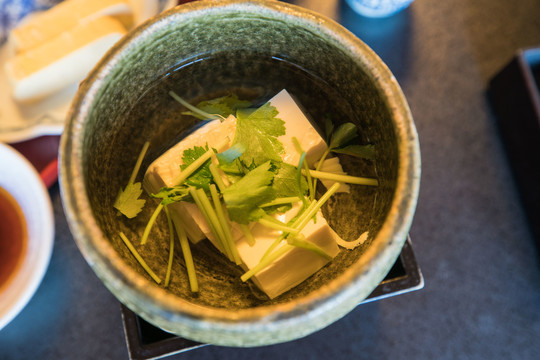 日式豆腐料理清水煮豆腐