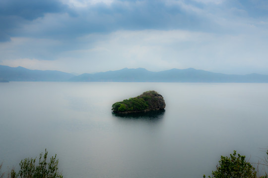 泸沽湖山水风光