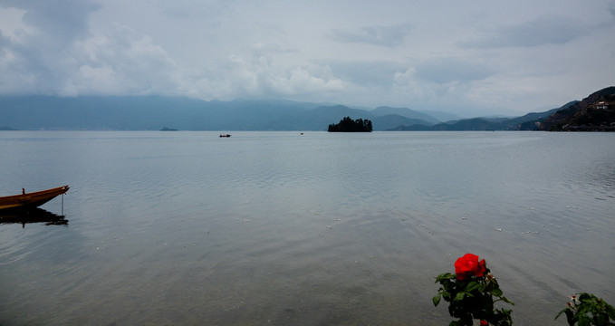 泸沽湖山水风光