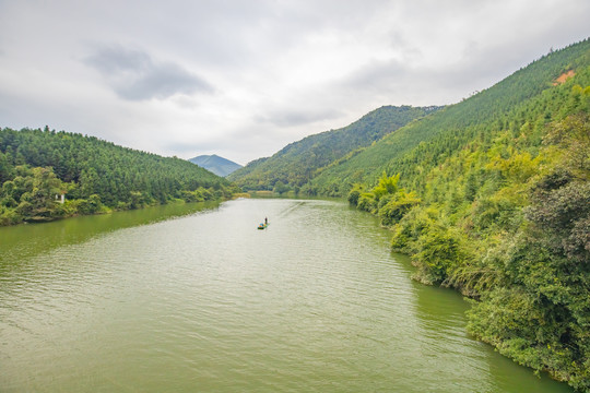 江西大余县风景优美的油罗口水库