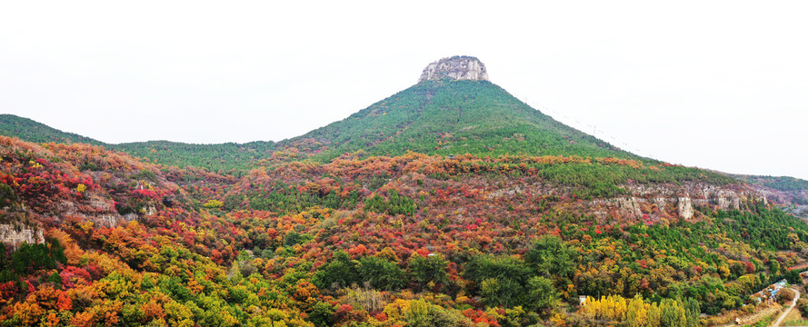 山东枣庄抱犊崮国家森林公园秋景