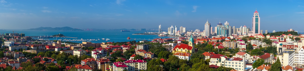 青岛湾海滨城市天际线