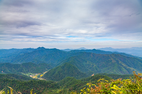 眺望远山