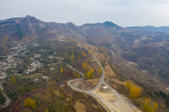 航拍莱芜卧云铺村和逯家岭村