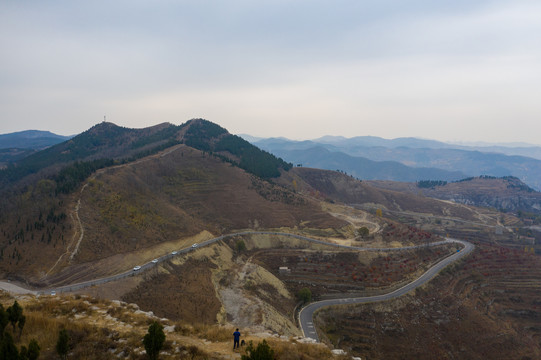 航拍莱芜卧云铺村和逯家岭村