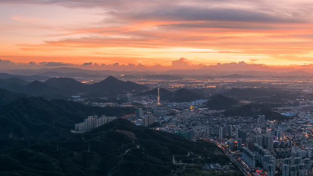 中山南区蒂森电梯试验塔日落