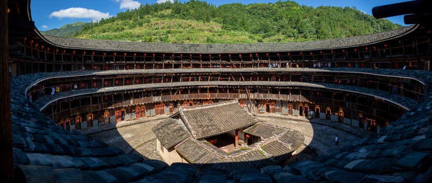 福建漳州的客家土楼建筑群