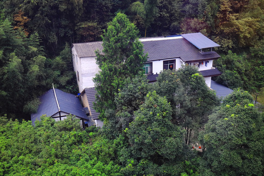 张家界大山里的人家