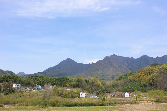 连绵起伏群山