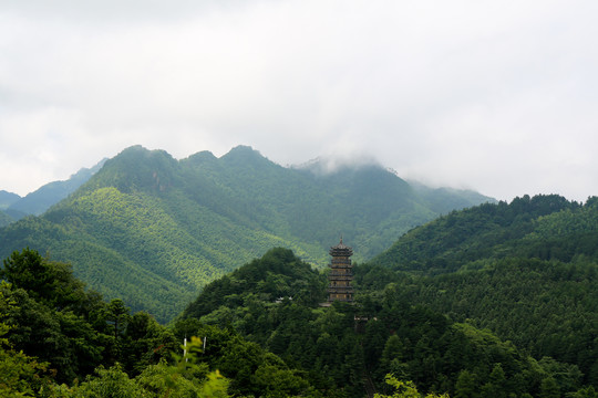 山中宝塔