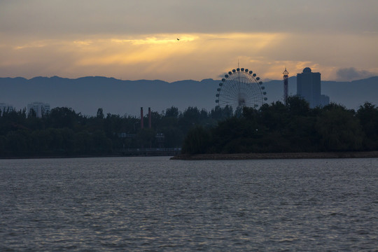 灞河日出