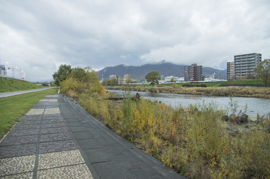 河边风景