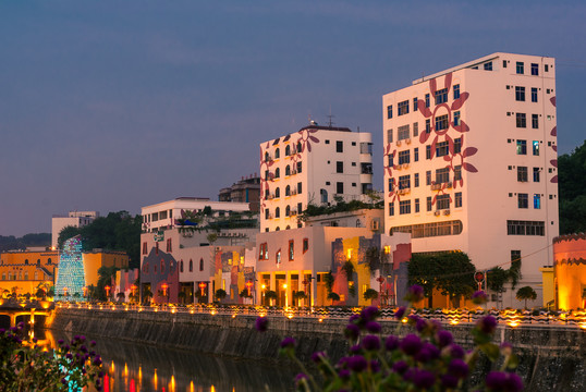 特色餐饮小镇夜景