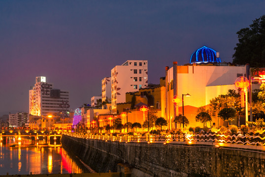 特色餐饮小镇夜景