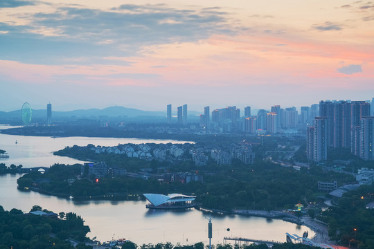 俯瞰中国无锡城市建筑夜景