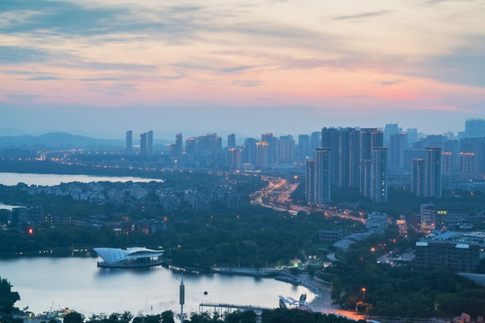 俯瞰中国无锡城市建筑夜景