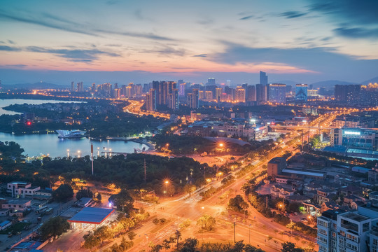 俯瞰中国无锡城市建筑夜景