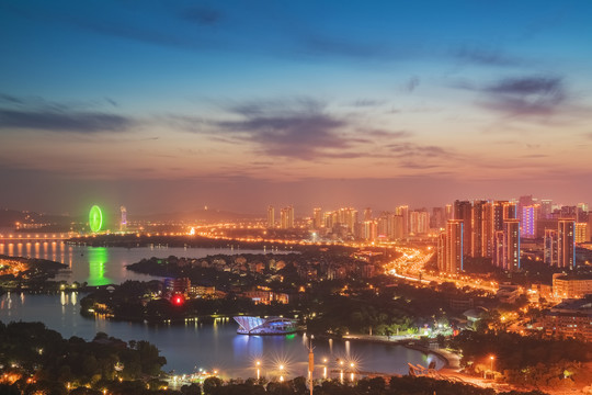 俯瞰中国无锡城市建筑夜景