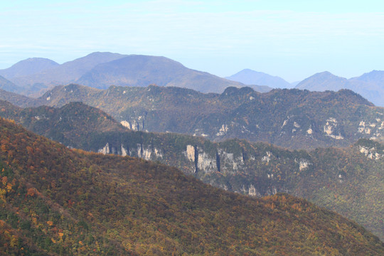 群山峻岭