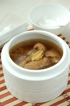 松茸養(yǎng)生湯